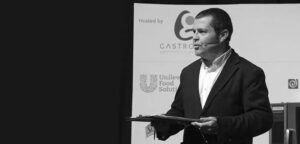 importancia´digiitalizar-hosteleria-oscar-carrion-e1644233994293